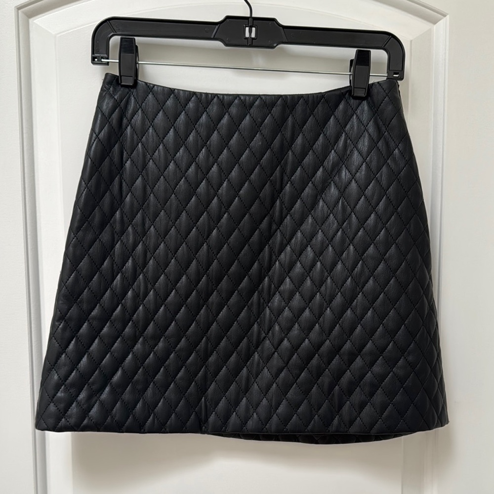 Aritzia Sunday Best Flynn Skirt size 4